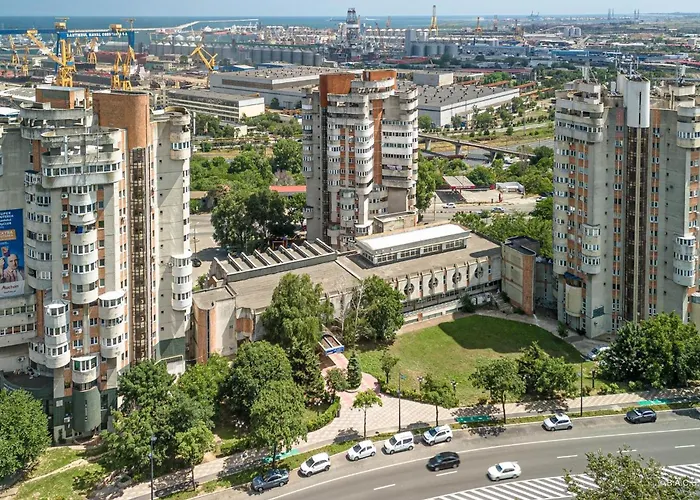 07 With Panoramic View *