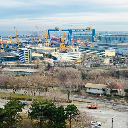 07 With Panoramic View *